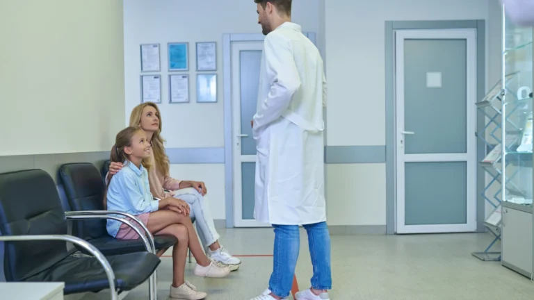 SMM for Medical Clinics and Doctors: How to Build Trust Online Without Breaking Rules